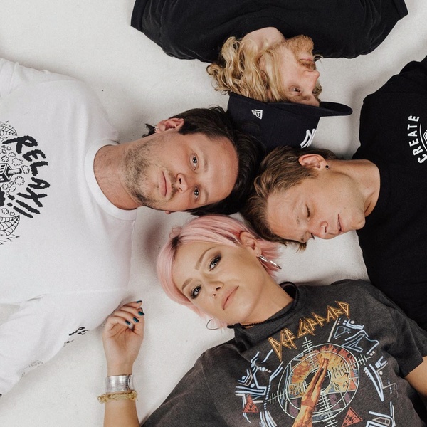 Tonight Alive artist photo