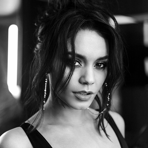 Vanessa Hudgens artist photo