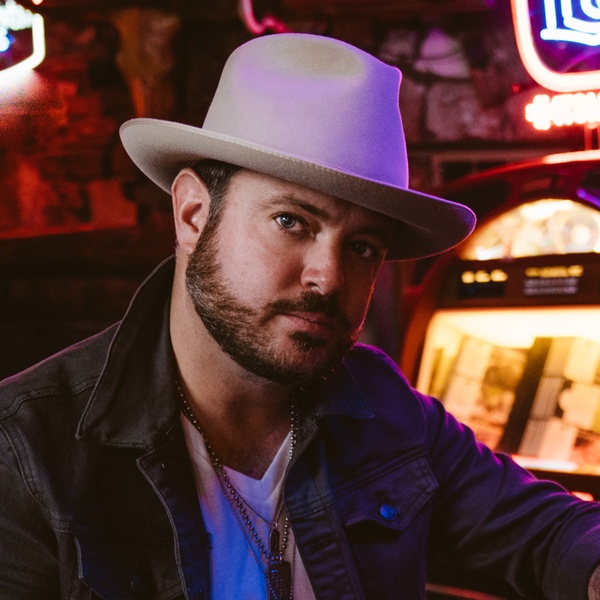 Wade Bowen artist photo