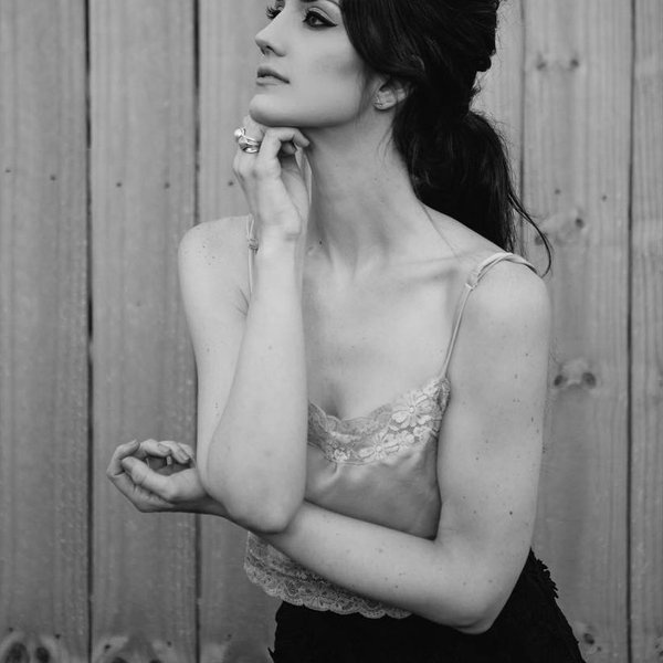 Young Summer artist photo