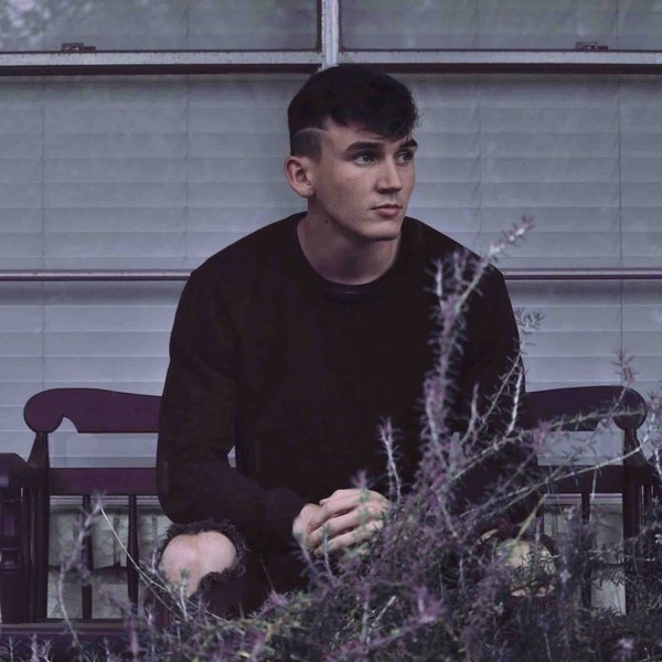 Zachary Knowles artist photo
