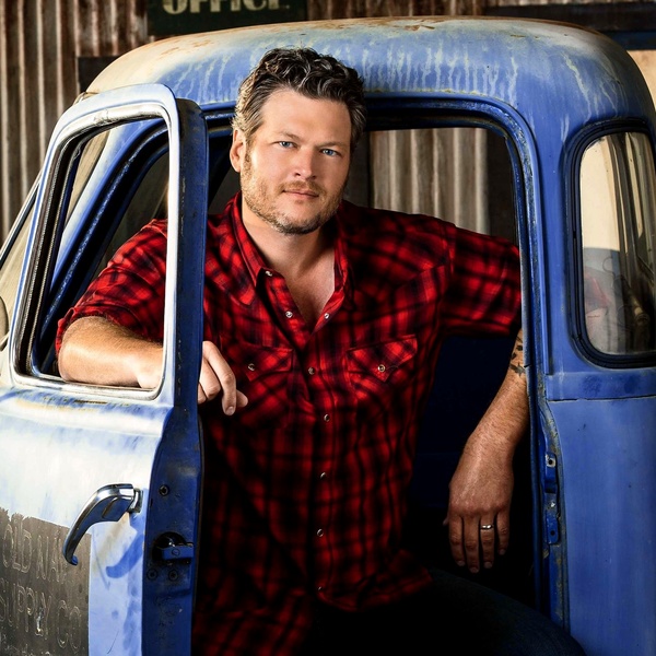 Blake Shelton artist photo