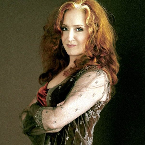 Bonnie Raitt artist photo