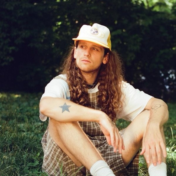 Briston Maroney artist photo