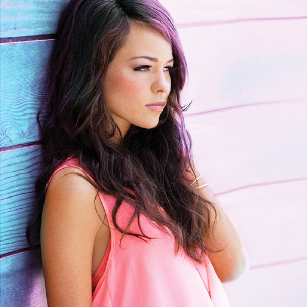 Cady Groves artist photo