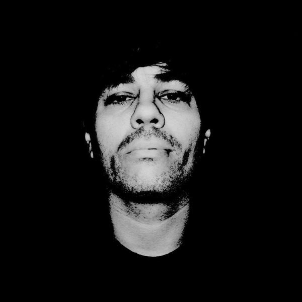 Cage artist photo