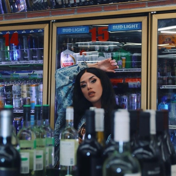 Adore Delano artist photo