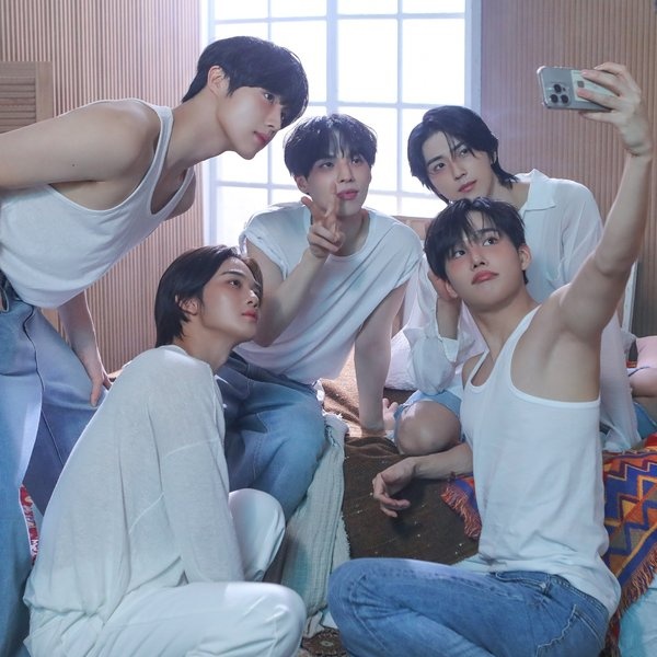 CIX artist photo