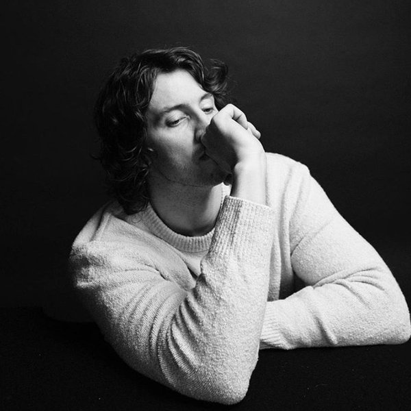 Dean Lewis artist photo