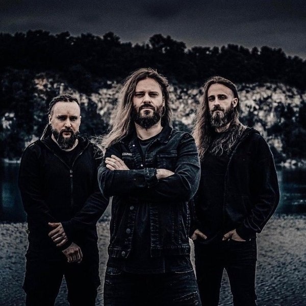 Decapitated artist photo