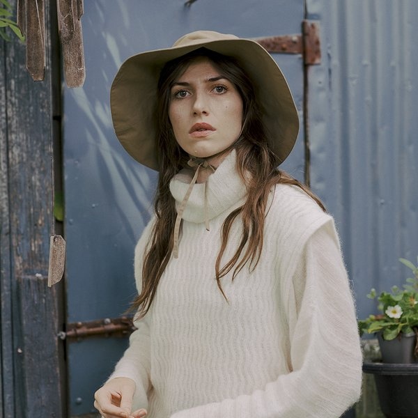 Aldous Harding artist photo