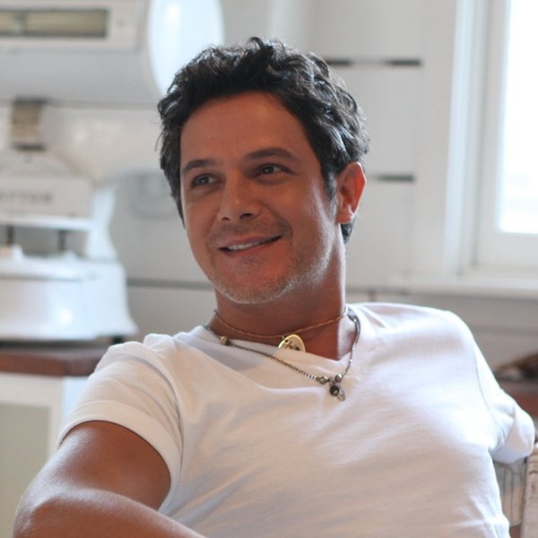 Alejandro Sanz artist photo
