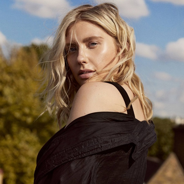 Ella Henderson artist photo