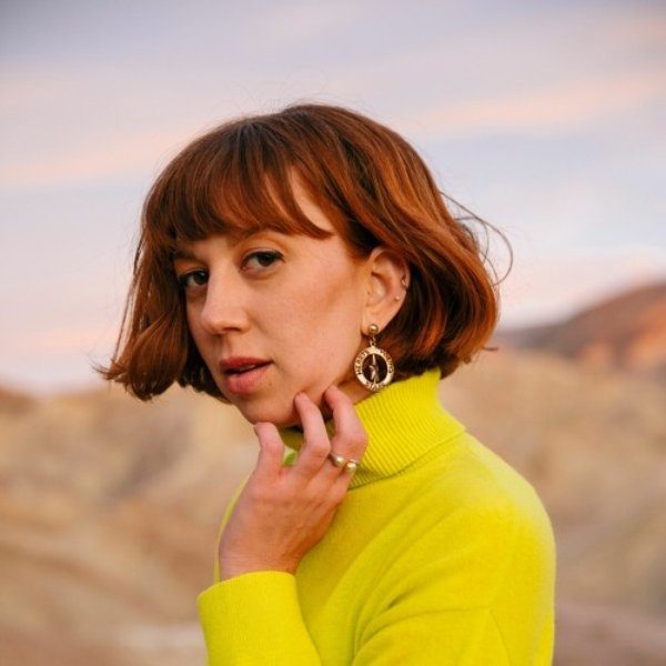 Ella Vos artist photo