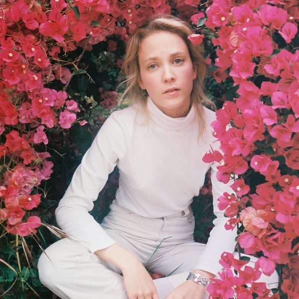 Emma Louise artist photo