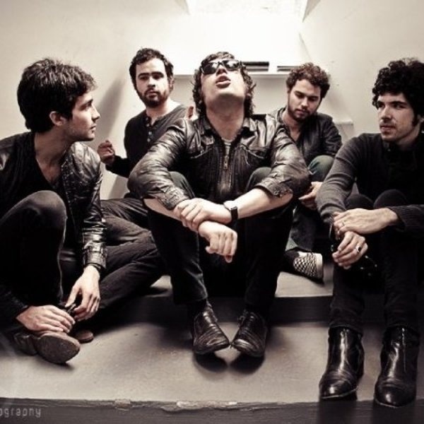 Enjambre artist photo