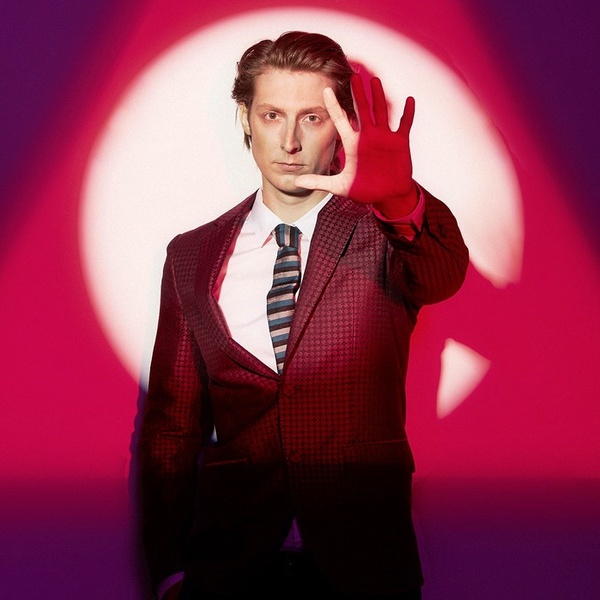 Eric Hutchinson artist photo
