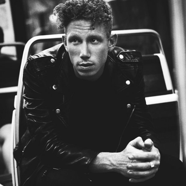 Erik Hassle artist photo