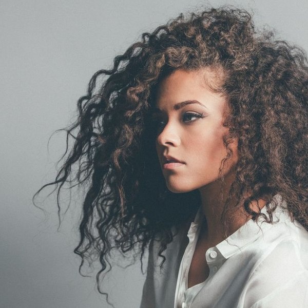 Eryn Allen Kane artist photo