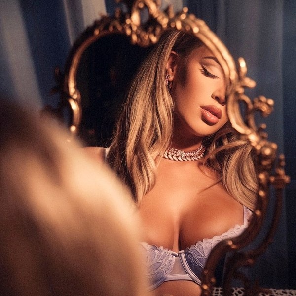 Alina Baraz artist photo