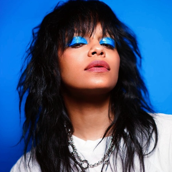 Fefe Dobson artist photo