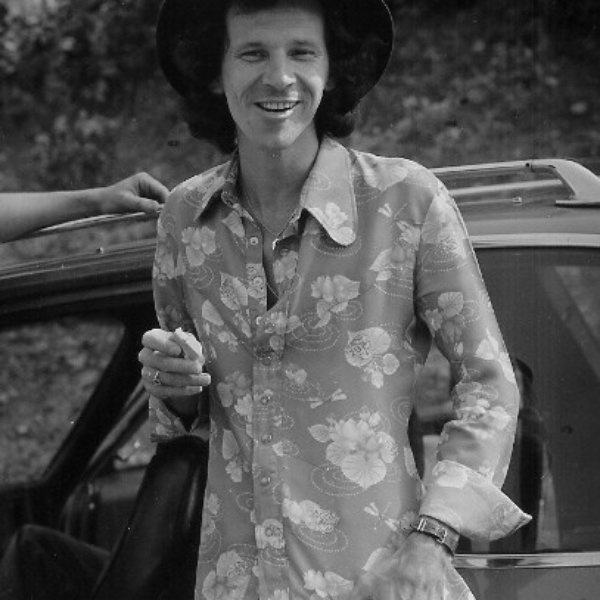 Gary Stewart artist photo