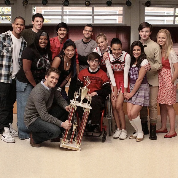 Glee Cast artist photo