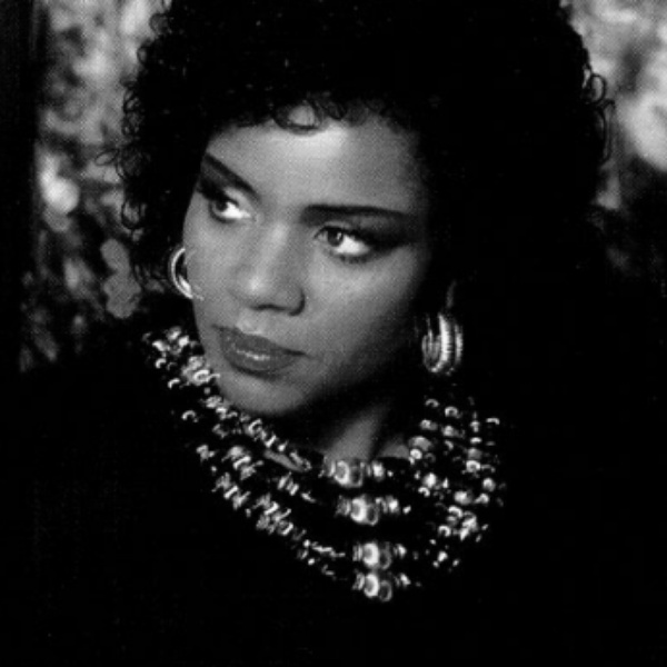 Gloria Gaynor artist photo