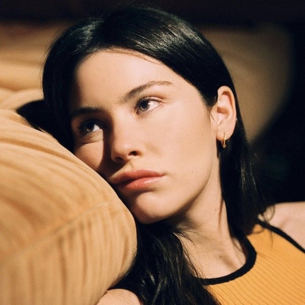 Gracie Abrams artist photo