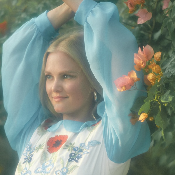 Hailey Whitters artist photo