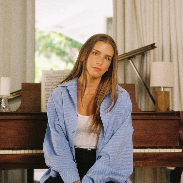Haley Joelle artist photo