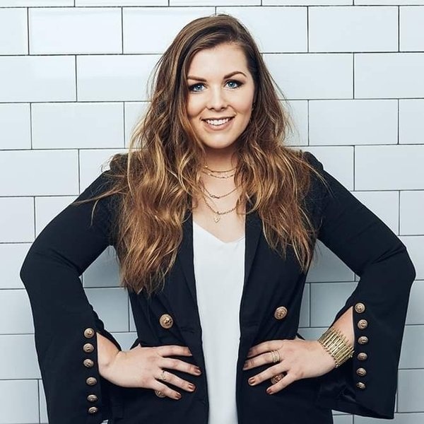 Hannah Kerr artist photo
