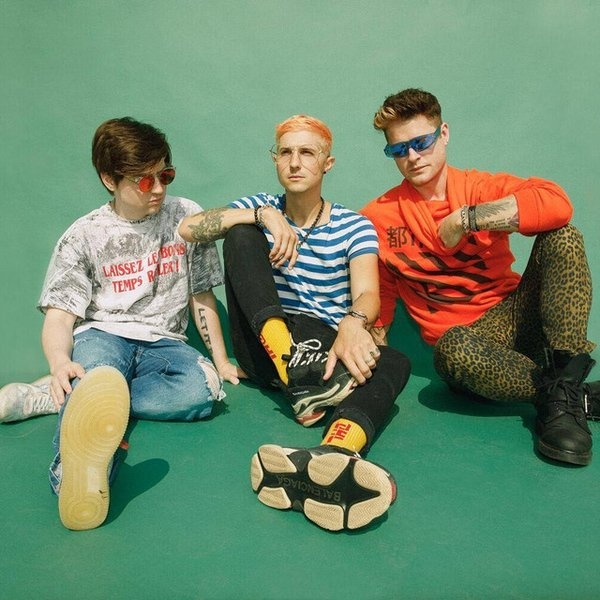 Hot Chelle Rae artist photo