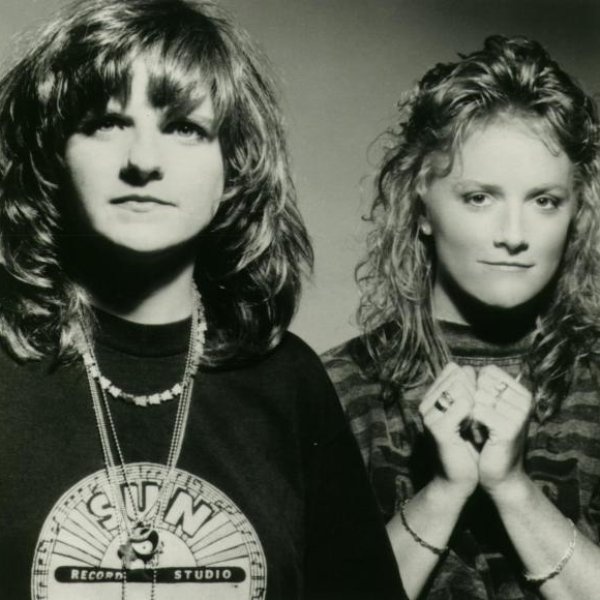 Indigo Girls artist photo