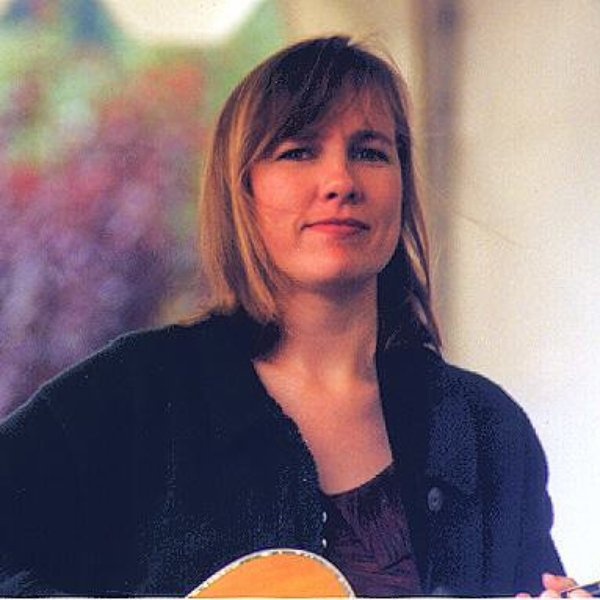Iris DeMent artist photo