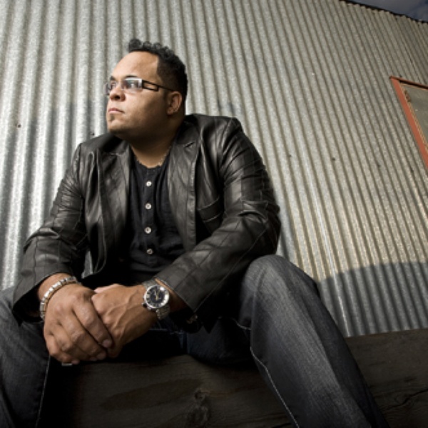 Israel Houghton artist photo