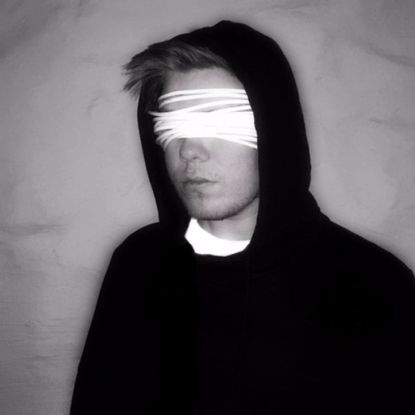Jacob Tillberg artist photo