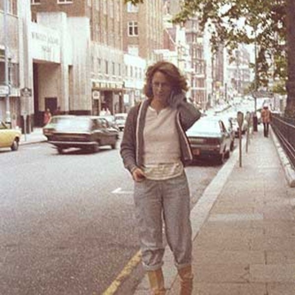 Jennifer Warnes artist photo