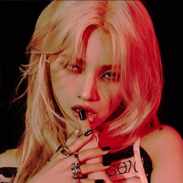 JEON SOYEON artist photo