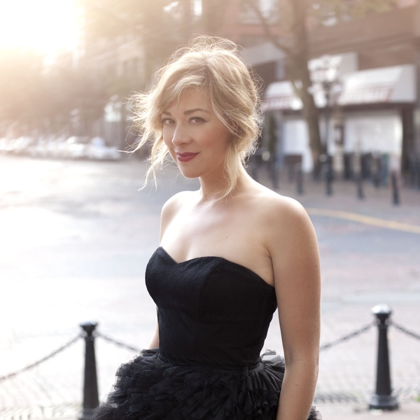 Jill Barber artist photo