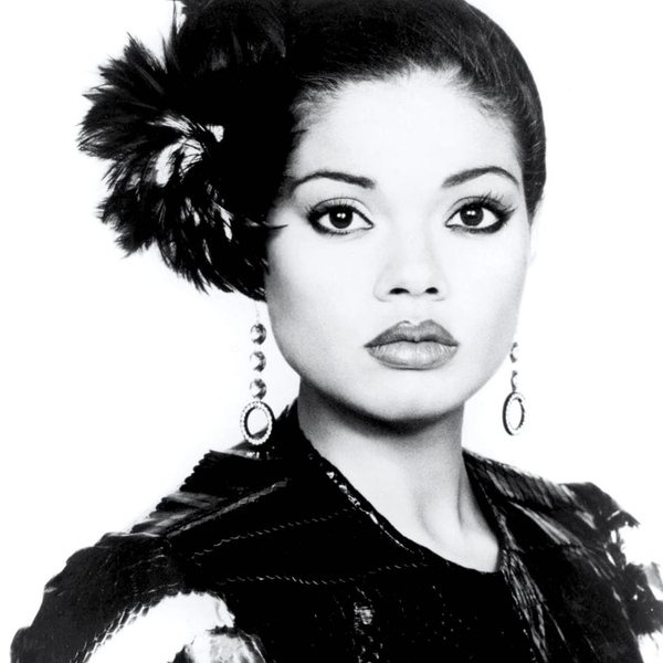 Angela Bofill artist photo