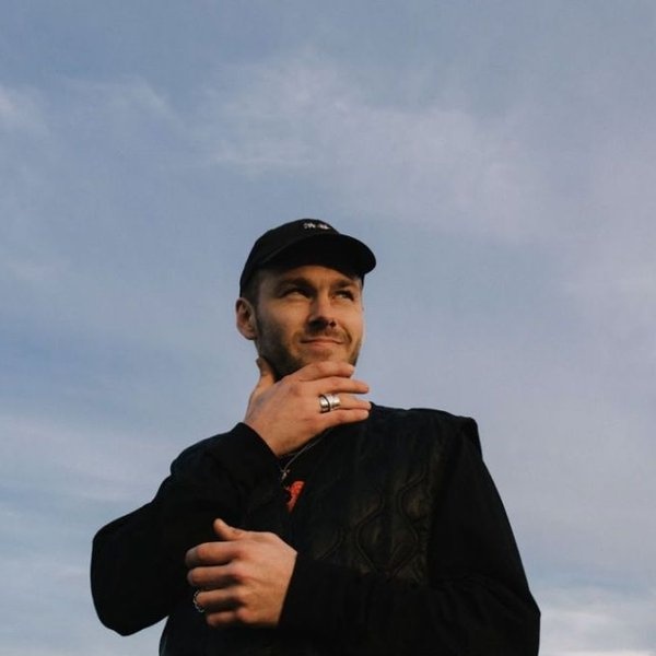 Joe Hertz artist photo