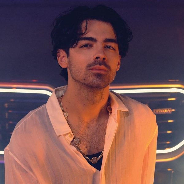 Joe Jonas artist photo