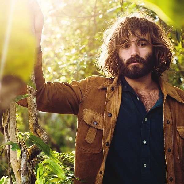 Angus Stone artist photo