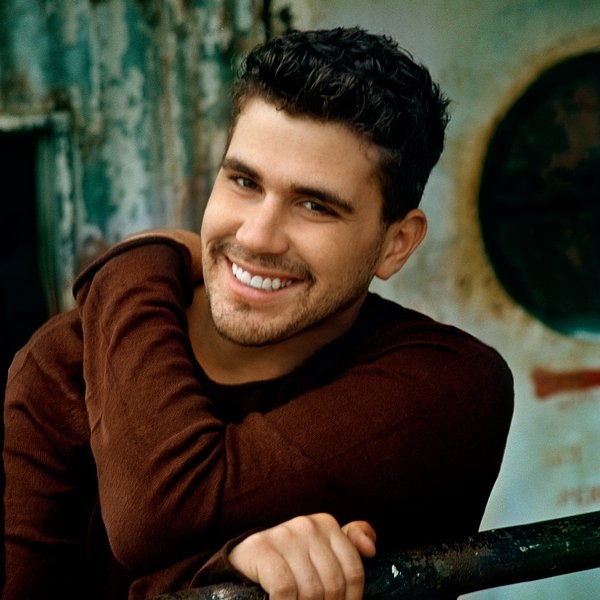 Josh Gracin artist photo