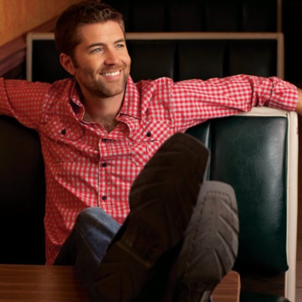 Josh Turner artist photo