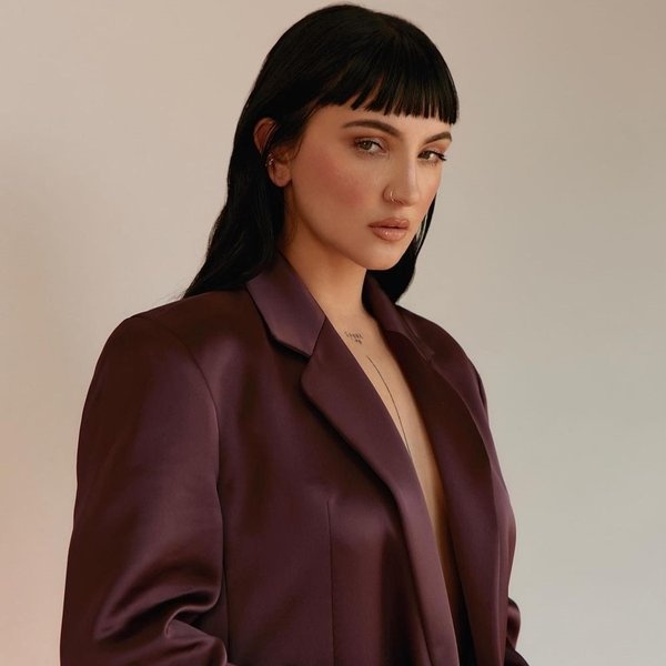 Julia Michaels artist photo