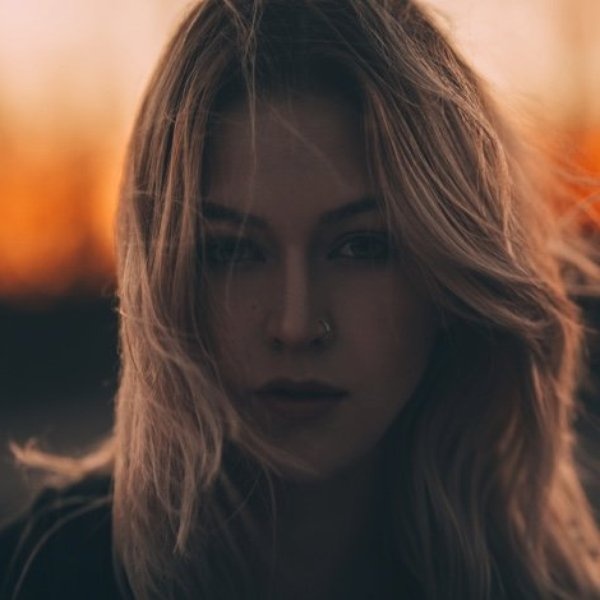 Julia Sheer artist photo