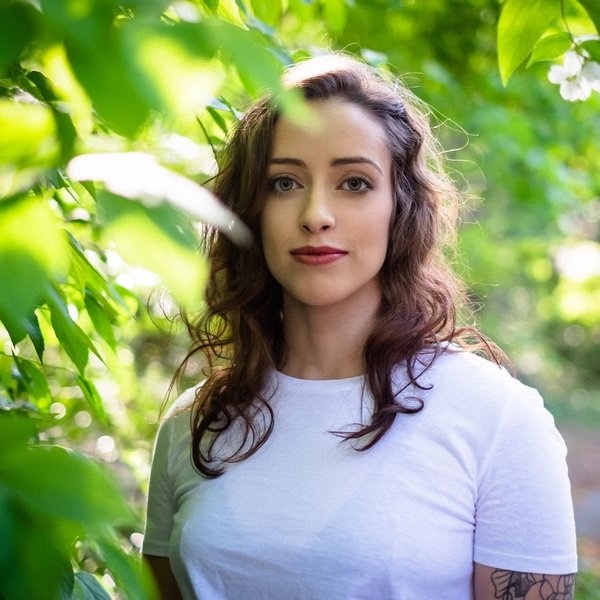 Anna Clendening artist photo