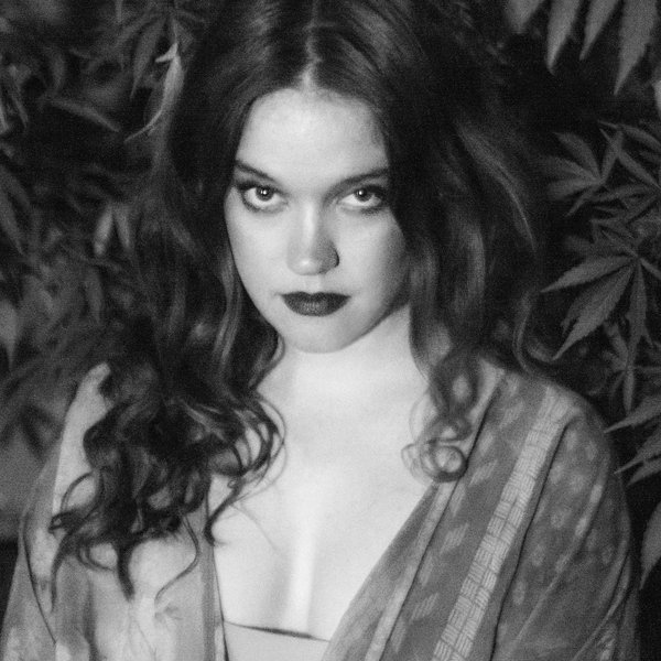 Anna Wise artist photo